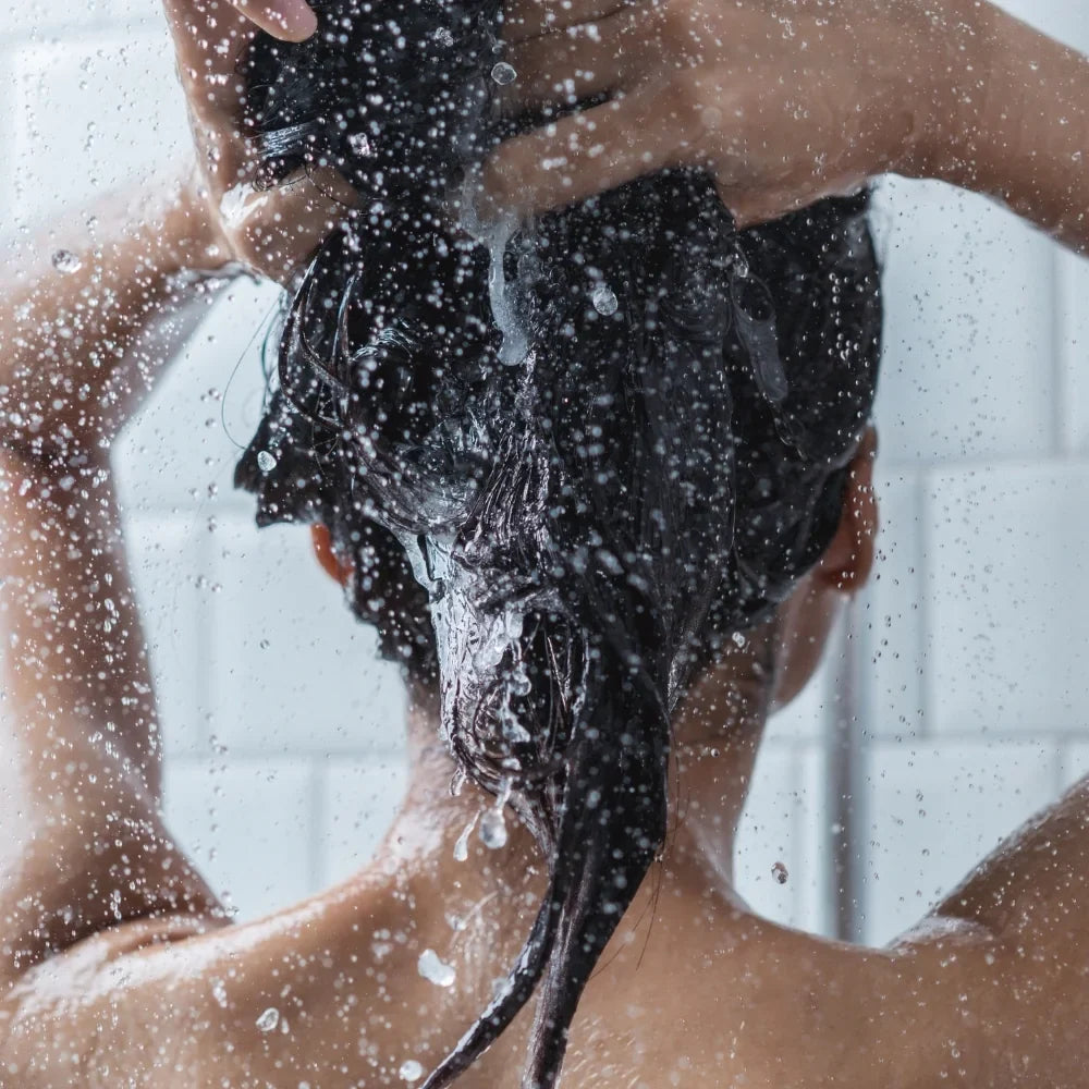 Rosmarin-Shampoo gegen Haarausfall und für stärkere Haarwurzeln
